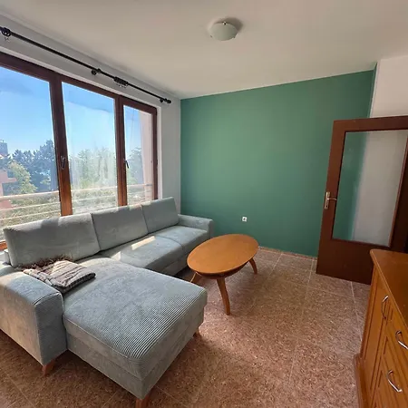 Beachfront 1-bedroom With Pool In Apartman